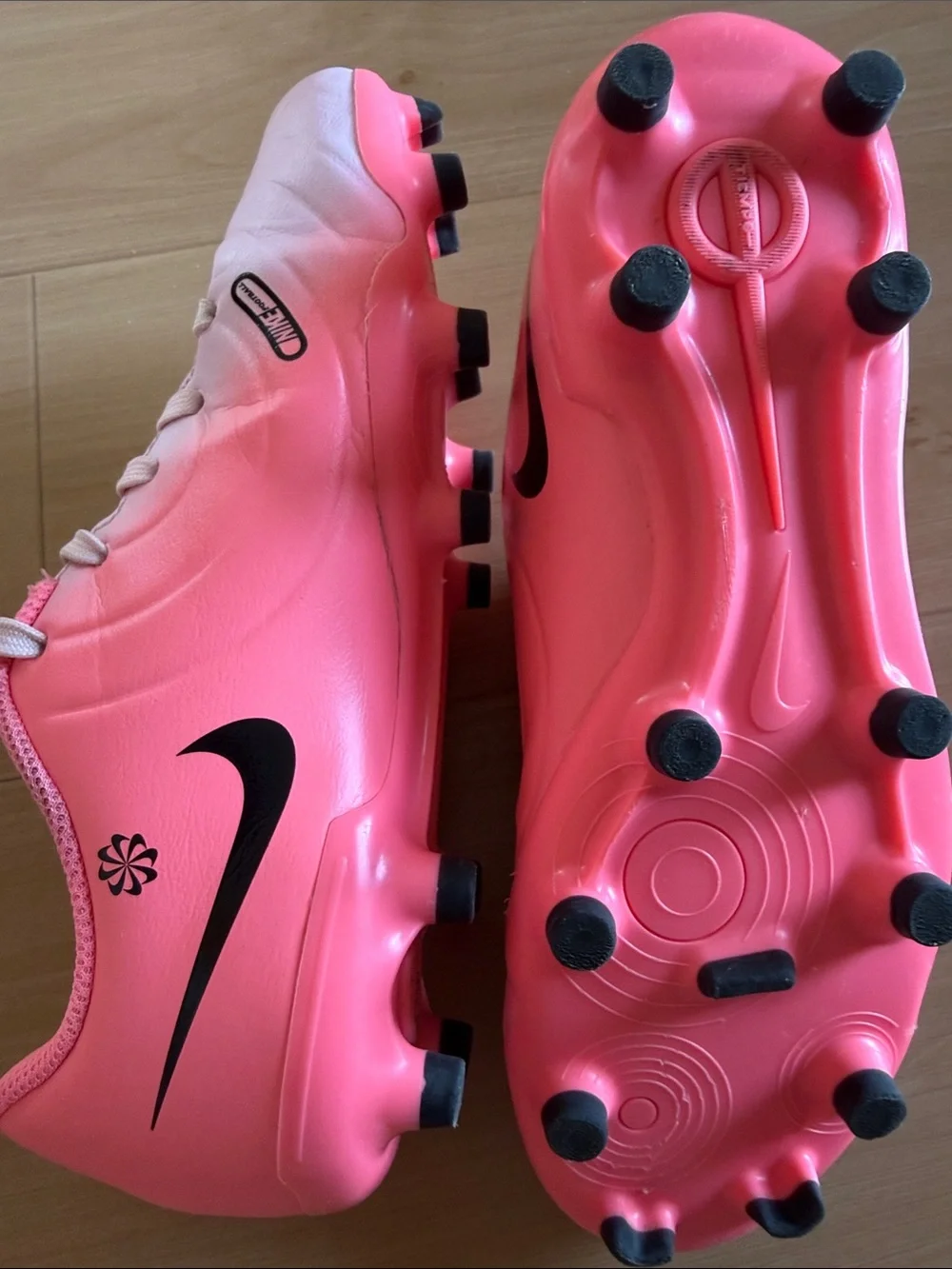 NIKE JR TIEMPO LEGEND 10 CLUB YOUNGER KIDS MULTI GROUND LOW TOP SOCCER CLEATS 1Y